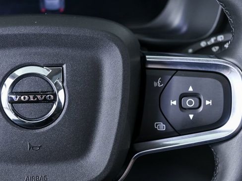 Certified 2025 Volvo XC40 B5 Core image 12
