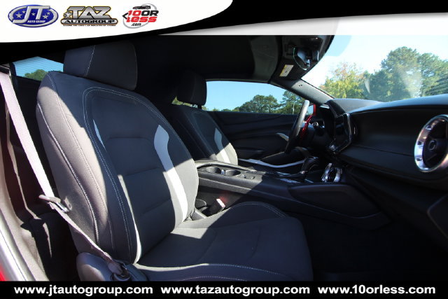Used 2018 Chevrolet Camaro SS RWD image 15