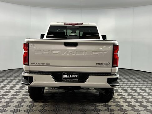 Used 2025 Chevrolet Silverado 2500 High Country w/ High Country Premium Package image 8