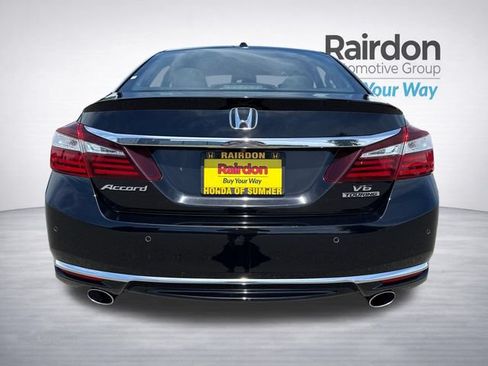 Used 2017 Honda Accord Touring image 6