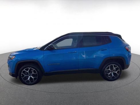 Used 2025 Jeep Compass Limited AWD/4WD image 9