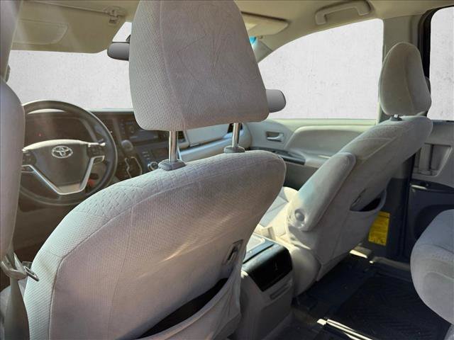 Used 2015 Toyota Sienna LE FWD image 15