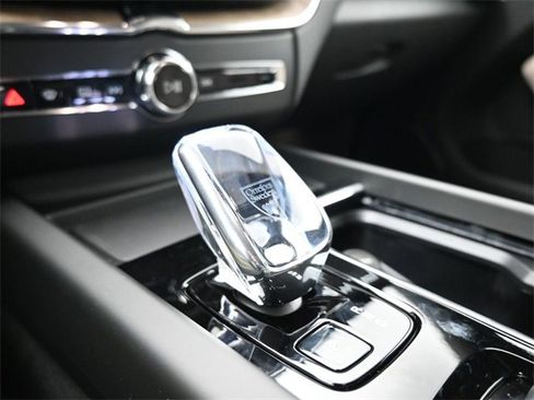 New 2026 Volvo XC60 B5 Plus w/ Protection Package Premier image 12