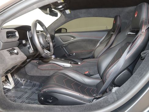 Used 2022 Maserati MC20 Coupe image 14