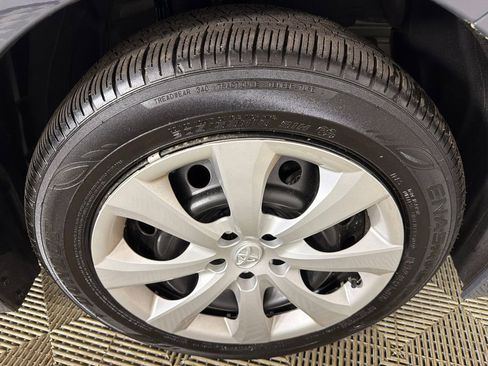 Used 2025 Toyota Corolla LE FWD image 12