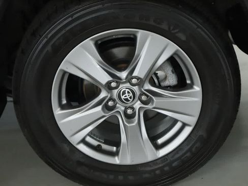 Certified 2024 Toyota RAV4 XLE w/ Convenience Package AWD/4WD image 40
