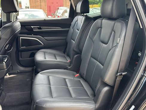 Used 2025 Kia Telluride EX w/ EX Captain's Chair Package FWD image 20