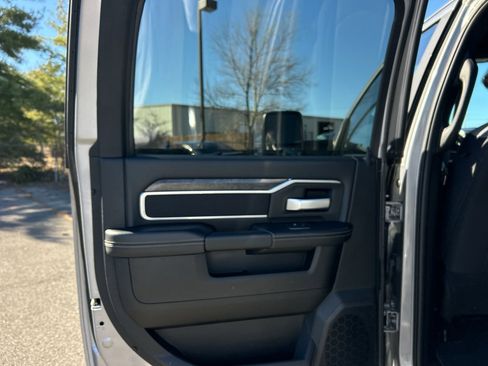 Used 2024 RAM 2500 Big Horn w/ Bed Utility Group image 17