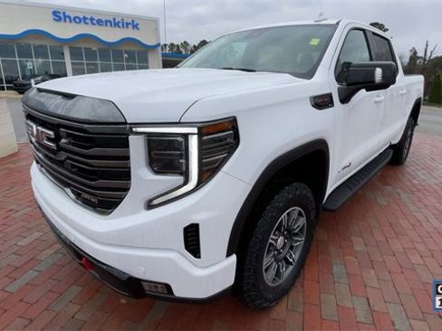 Used 2024 GMC Sierra 1500 AT4 w/ Technology Package image 5