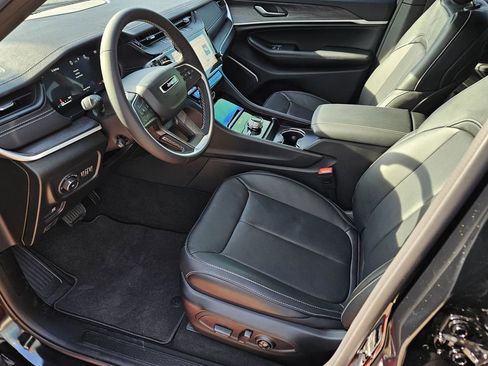 New 2026 Jeep Grand Cherokee Limited AWD/4WD image 15