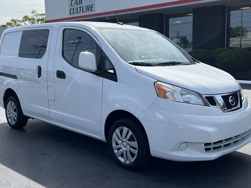 Used 2020 Nissan NV200 SV w/ Sliding Glass Door Package image 4