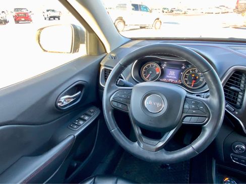 Used 2021 Jeep Cherokee Trailhawk w/ Comfort/Convenience Group image 35