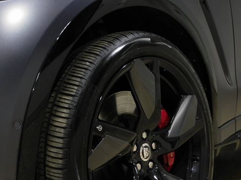 Used 2024 Jaguar F-PACE SVR image 21