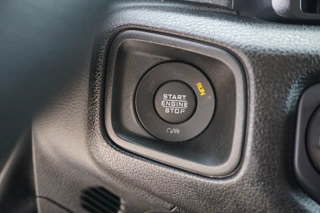 Used 2025 Jeep Gladiator Sport AWD/4WD image 21