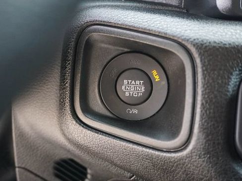 Used 2025 Jeep Gladiator Sport AWD/4WD image 21