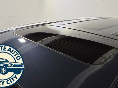 Used 2017 Toyota Highlander XLE image 13