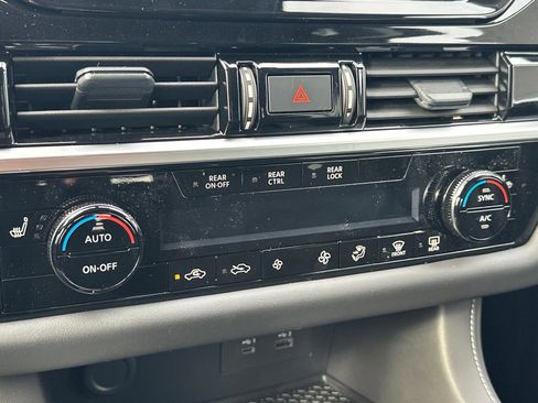 New 2025 Nissan Pathfinder SV image 21