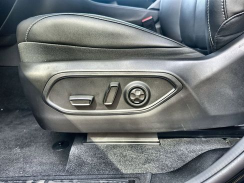 New 2025 Jeep Grand Cherokee Limited w/ Luxury Tech Group II image 14