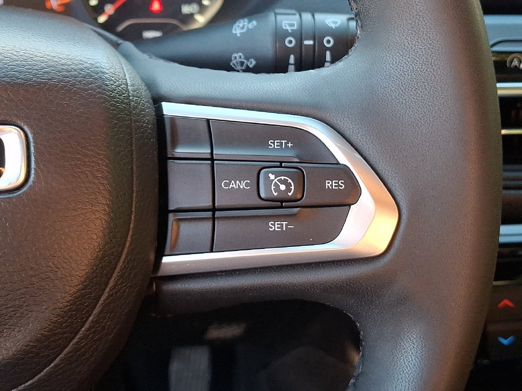 Used 2023 Jeep Compass Latitude w/ Sun and Sound Group AWD/4WD image 22