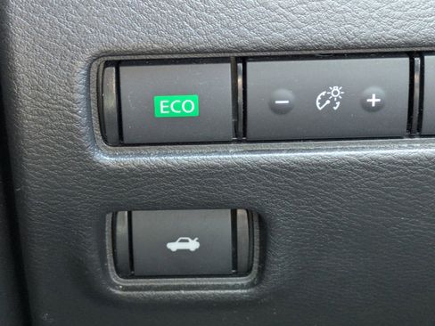 Used 2022 Nissan Sentra SV FWD image 16