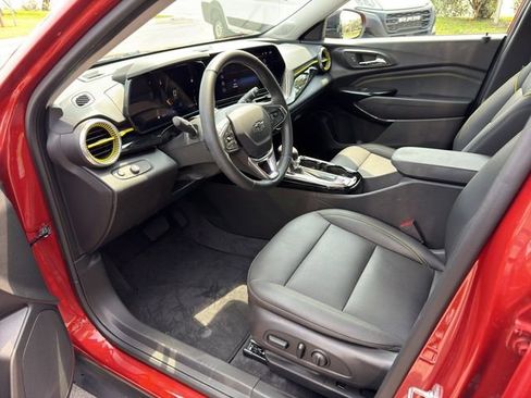 Used 2024 Chevrolet Trax ACTIV w/ Driver Confidence Package FWD image 10