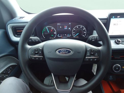 Used 2024 Ford Maverick XLT image 14