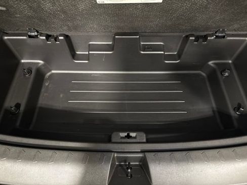 Used 2023 Chevrolet Traverse LT w/ LT Premium Package AWD/4WD image 31