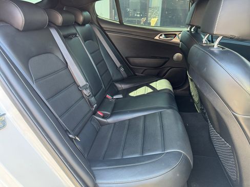 Used 2018 Kia Stinger GT2 RWD image 33