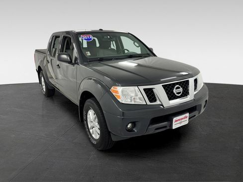 Used 2014 Nissan Frontier SV w/ SV Value Truck Package AWD/4WD image 1