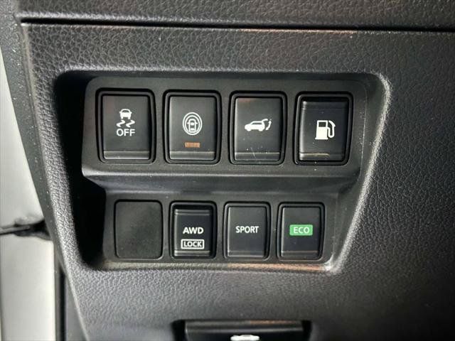 Used 2019 Nissan Rogue SV AWD/4WD image 19