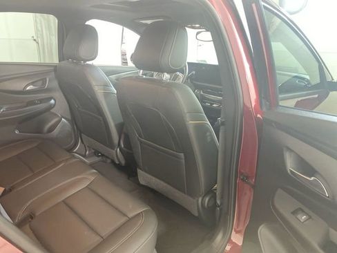 Used 2024 Buick Envista Avenir image 32