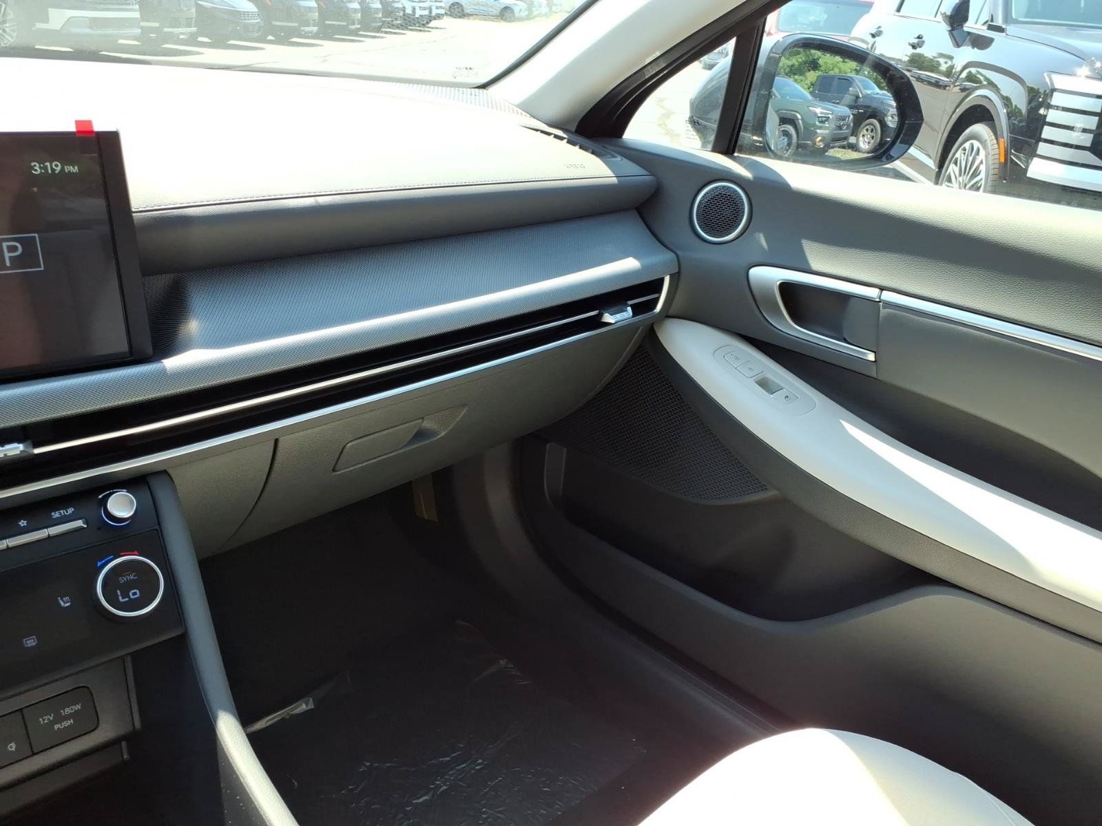 New 2026 Hyundai Sonata SEL AWD/4WD image 19
