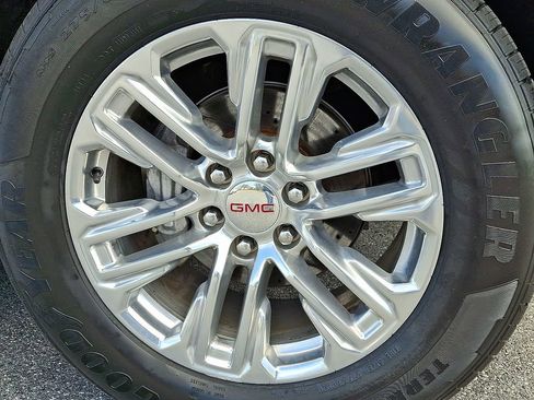 Used 2023 GMC Yukon SLT image 9