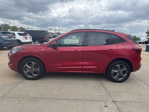 Used 2023 Ford Escape ST-Line w/ Tech Pack #1 AWD/4WD image 3