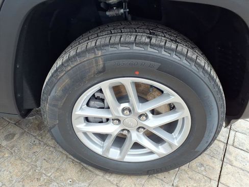 New 2025 Jeep Grand Cherokee L Laredo image 20