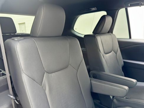 Used 2024 Lexus TX 500h AWD w/ Technology Package image 38