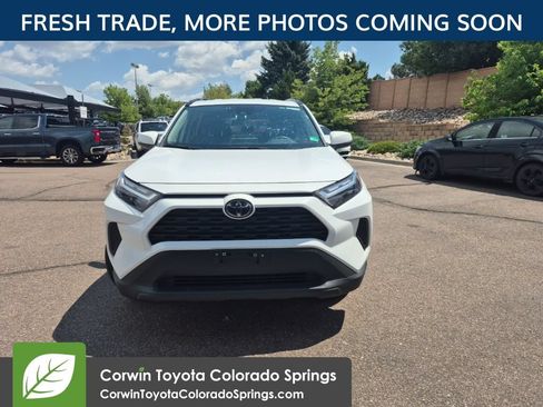 Used 2025 Toyota RAV4 XLE AWD/4WD image 2