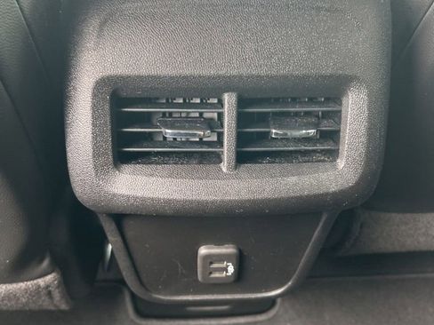 Used 2022 Chevrolet Equinox Premier image 24