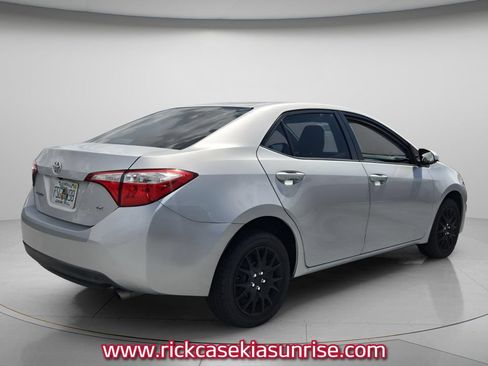 Used 2015 Toyota Corolla LE FWD image 5