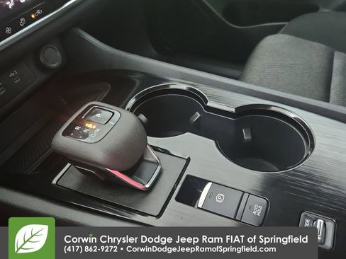 Used 2025 Nissan Rogue SV image 26