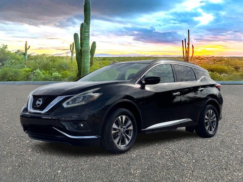 Used 2018 Nissan Murano SV image 2