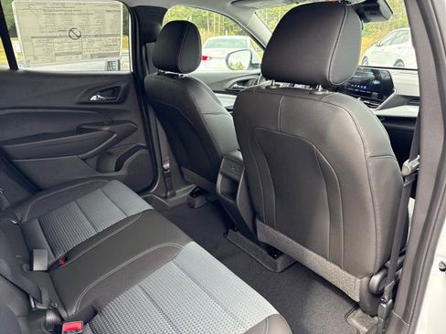 New 2025 Chevrolet Trax LT w/ Driver Confidence Package image 15