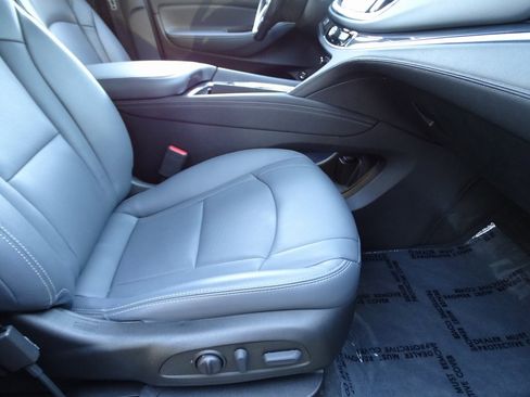 Used 2022 Buick Enclave Essence w/ Experience Buick Package image 12