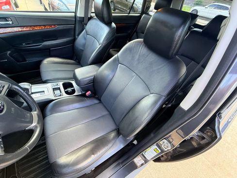 Used 2012 Subaru Outback 3.6R Limited w/ Moonroof Pkg AWD/4WD image 12