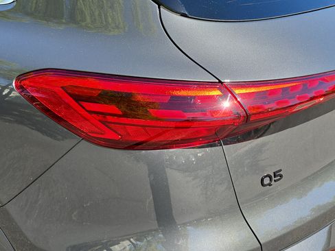 Used 2025 Audi Q5 Premium Plus w/ Premium Plus AWD/4WD image 33