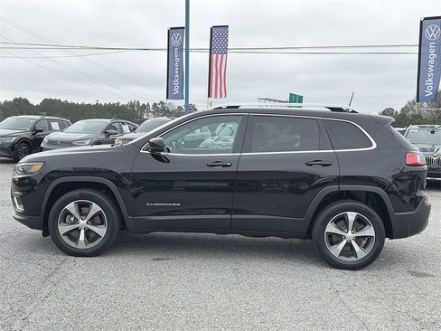 Used 2019 Jeep Cherokee Limited image 24