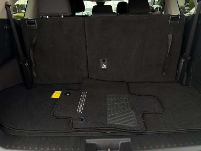 Used 2025 Toyota Highlander LE AWD/4WD image 17
