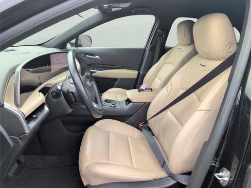 Used 2025 Cadillac XT4 Premium Luxury FWD image 12