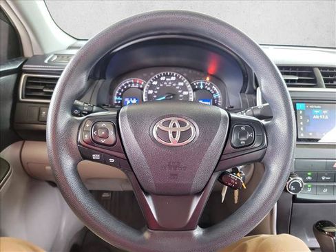 Used 2015 Toyota Camry LE FWD image 17