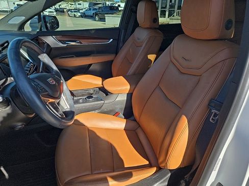 Used 2021 Cadillac XT5 Premium Luxury image 11